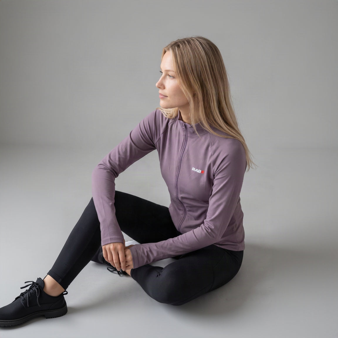 Women's Yoga Jacket with Long Sleeves and Zipper Pockets