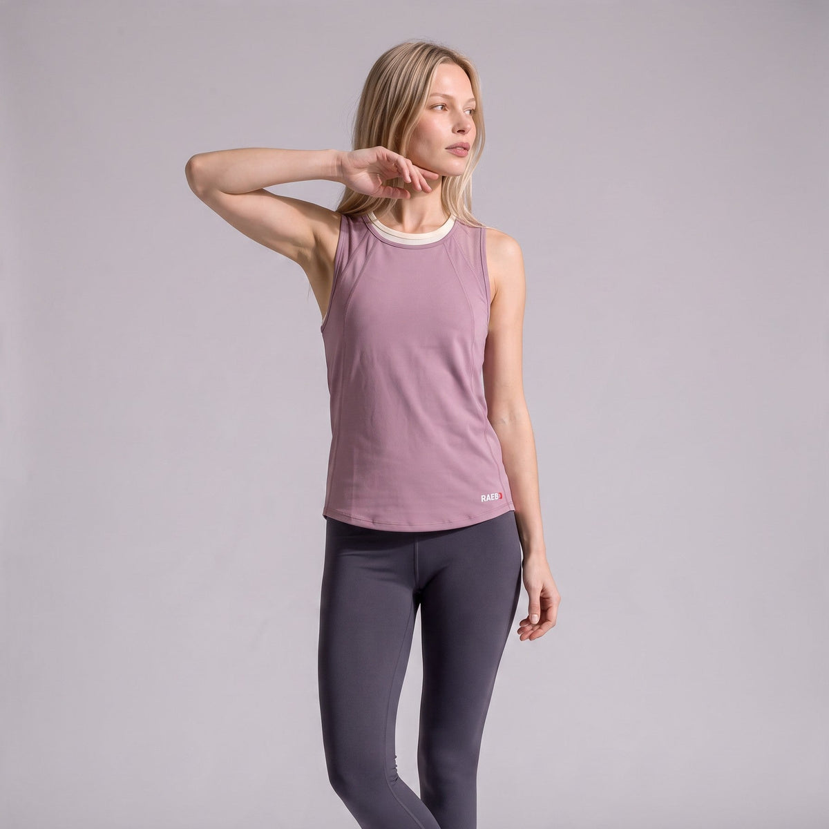 Lightweight and quick-drying women's sports top
