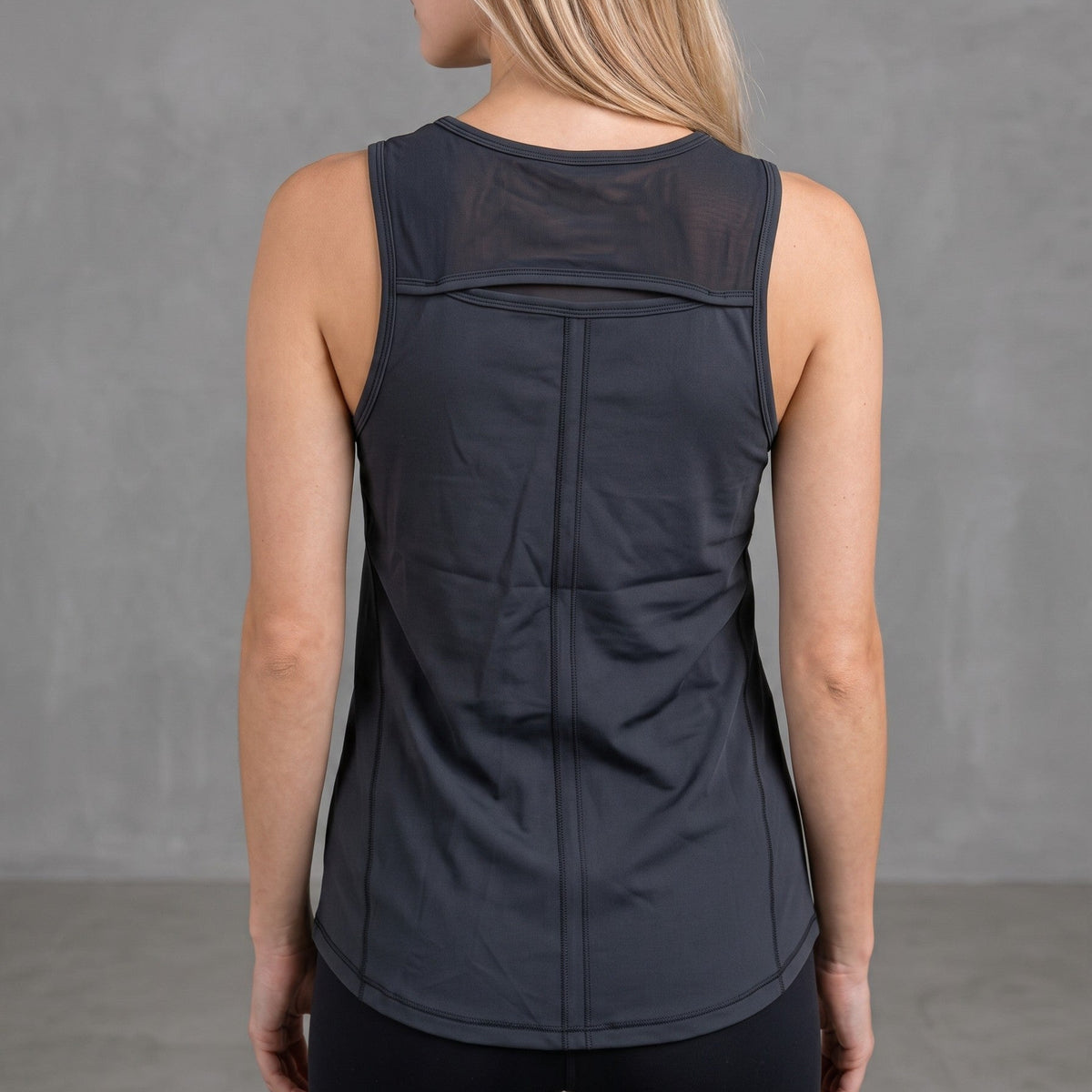 Lightweight and quick-drying women's sports top